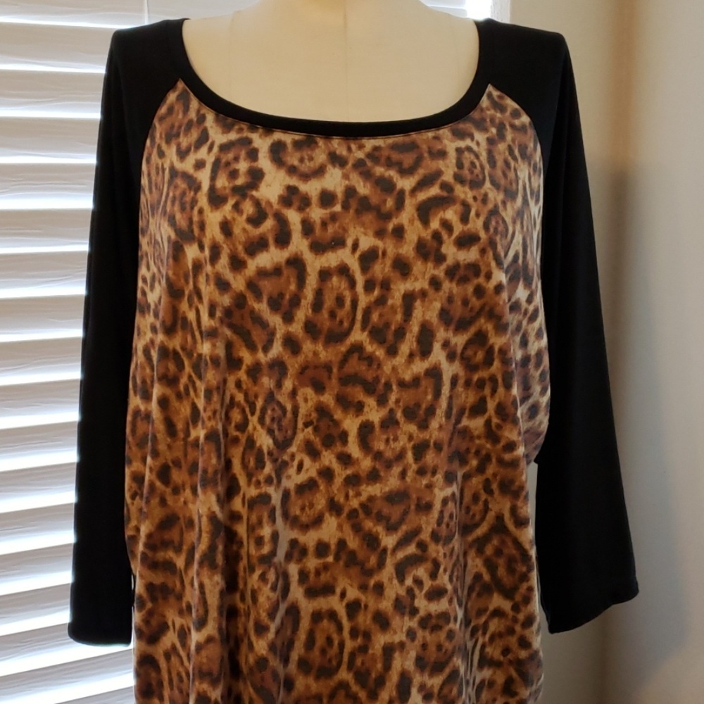 Torrid Leopard Raglan Long Sleeve Tee Size 4